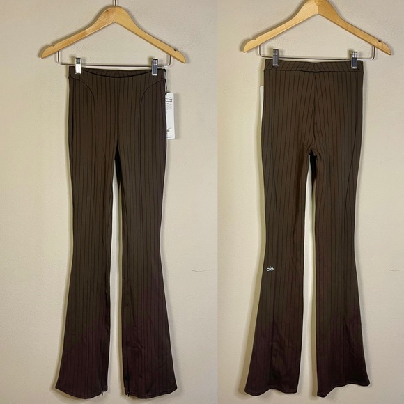 ALO Yoga | NWT! SET🚨 High Waist Pinstripe Flare Legging+ Jacquard Captivate Bra - Picture 4 of 7